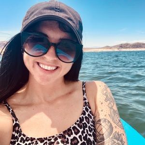 Meet your Posher, Brittney